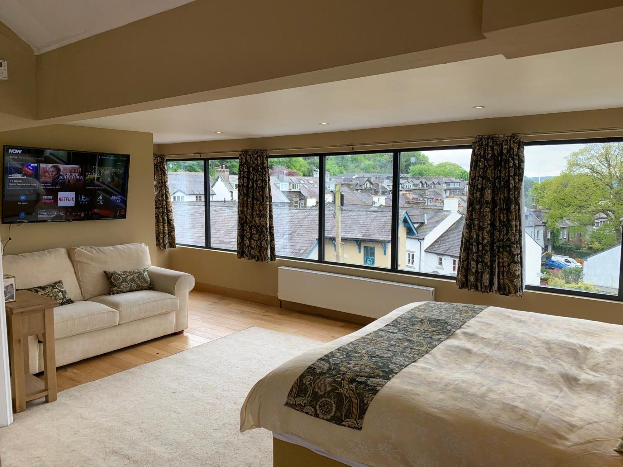 The Penthouse Bowness Luxury Loft Jacuzzi Bath & Complimentary Lakeview Spa Membership Exterior photo